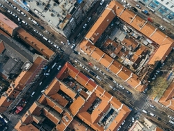 航拍青岛：从红屋顶看近代城市规划