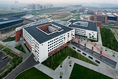 东北大学文科2楼：开放建筑，“体面分离” / 清华大学建筑设计研究院