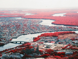 通过一组红外照片看城市和自然之间的“争斗”