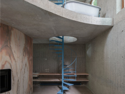 混凝土和大理石的碰撞：Casa do Monte / Leopold Banchini Architects + Daniel Zamarbide