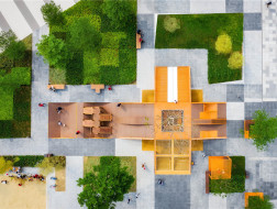 像素格的游戏迷宫：Tetris广场 / Lab D+H