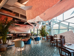 光影流动的云中餐厅：AKATOAO赤青 / SODA建筑师事务所