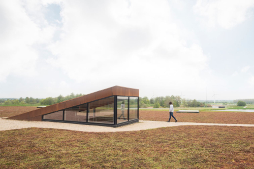 在丹麦，这个Henning Larsen设计的水处理厂可以野餐