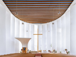 神圣空间：摄影师镜头下的35座现代教堂