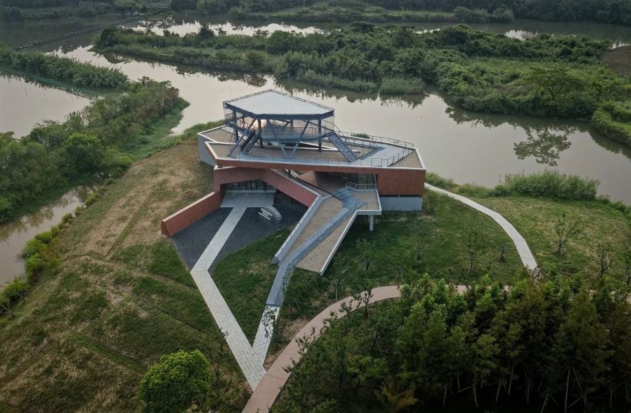 修正近似值：观鸟塔及科普馆综合体“鹮环” / 博风建筑