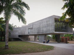 加纳Nubuke Extended画廊 / Baerbel Mueller + Juergen Strohmayer