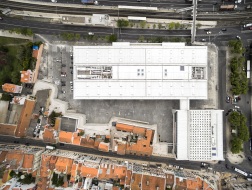 葡萄牙国家马车博物馆：以天桥激活历史街区 / 达·洛查、Bak Gordon Arquitectos等