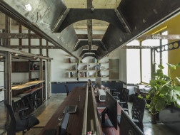 框架系统构建空间层次：建筑办公室 / Studio Juggernaut