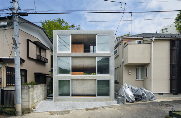 弯曲的楼板:被风拥抱的家 / Takeshi Hosaka Architects