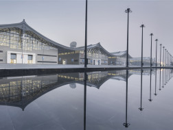 世界最大双向悬索结构展厅：石家庄国际会展中心 / 清华大学建筑设计研究院