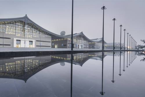 世界最大双向悬索结构展厅：石家庄国际会展中心 / 清华大学建筑设计研究院