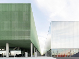 OMA新作：图卢兹会展中心MEETT，横跨700米的长条体量