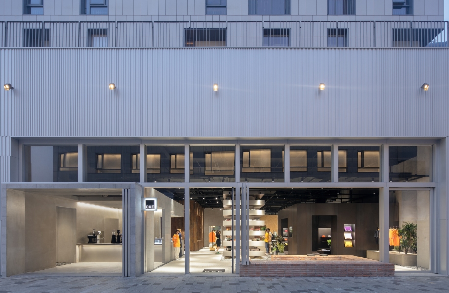 青山周平B.L.U.E.建筑事务所新作:DOE深圳店