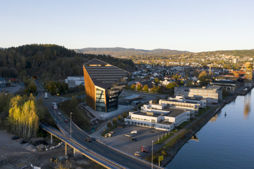 Snøhetta新作：挪威Telemark发电站，低能耗的多面“巨石”