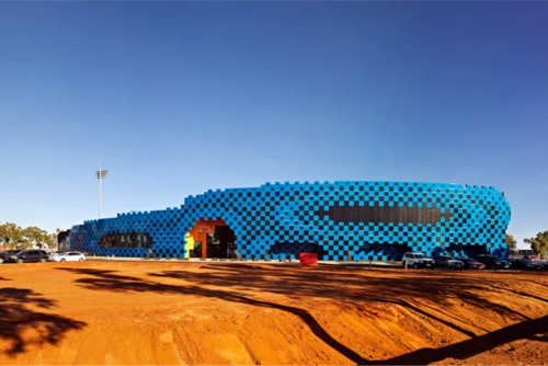 澳大利亚Wanangkura体育馆：立面上跃动的蓝立方 / ARM architecture