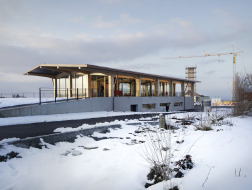Ekkharthof社区餐厅：精巧的秩序美 / Lukas Imhof Architektur