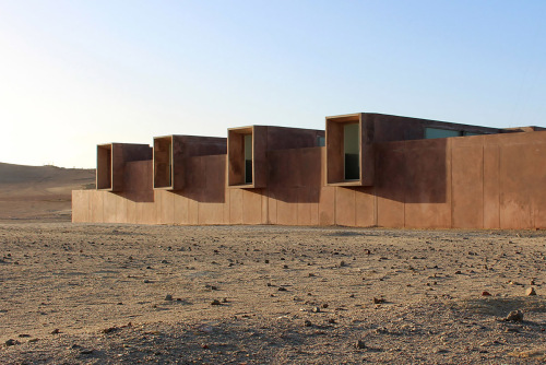 帕拉卡斯博物馆：沙漠中的红“陶”馆 / Barclay & Crousse