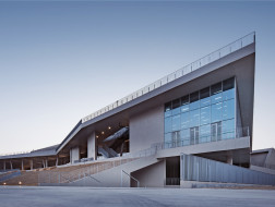 中山大学珠海校区体育馆：以灰空间营造社区感 / 北京建院华南设计中心