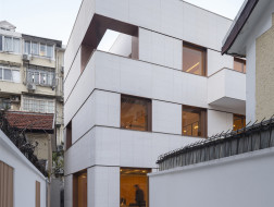 上海徐汇衡复风貌区洋房办公楼改造：在朴素中显个性 / 合尘建筑