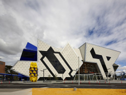 澳大利亚珀斯竞技场：色彩与几何的碰撞 / ARM Architecture+CCN