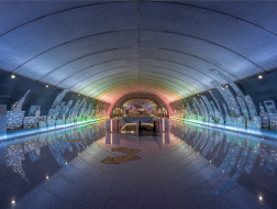 地下动脉里的都市之光：上海地铁吴中路站 / Wutopia Lab
