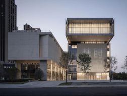 直向建筑新作：深圳坪山美术馆