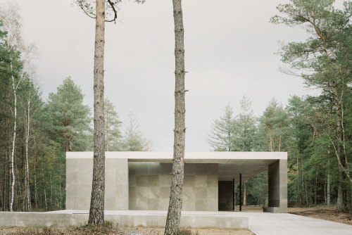 卢恩纪念亭：自然中的空间慰藉 / KAAN Architecten