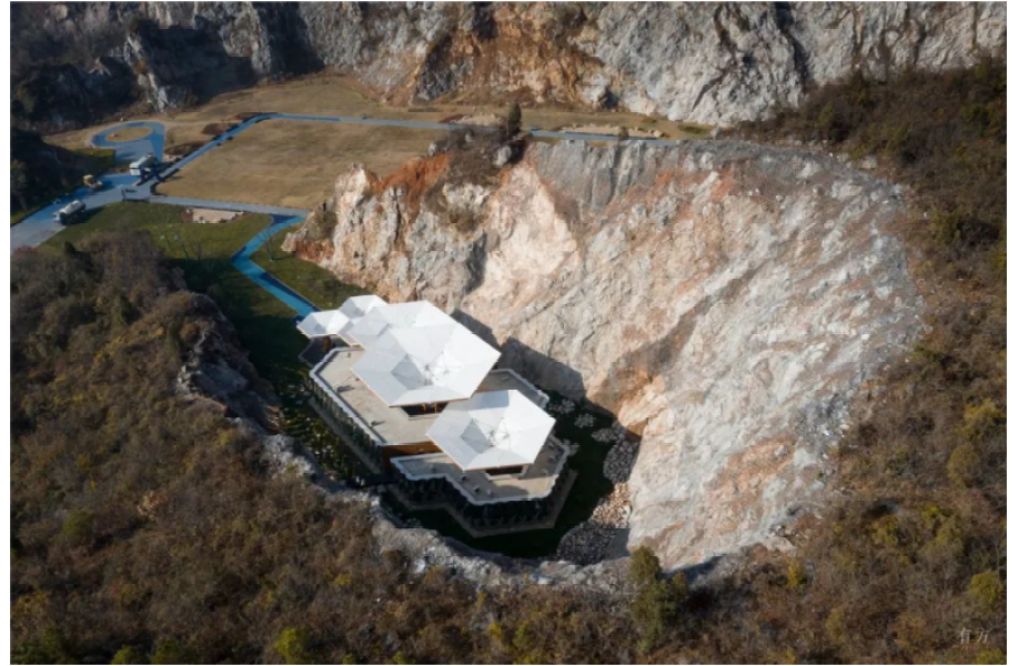 矿坑蘑菇：汤山矿坑营地游客服务用房
