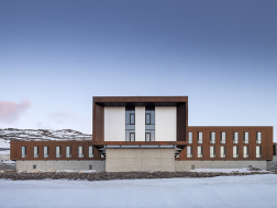 格陵兰岛安斯特敦监狱：以人性设计抚慰人心 / SHL建筑事务所