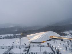 MAD新作：雪山下的帐篷，亚布力企业家论坛永久会址建成