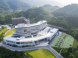 立体叠加的庭园：厦门市思明区青少年实践基地 / 筑境设计