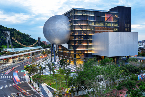 OMA设计的台北表演艺术中心竣工