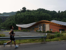 田上的涟漪：龙门·柒村艺术设计中心 / 时地建筑