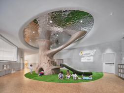 “树人”撑起的小世界：厦门心蒙托育园 / 立木设计