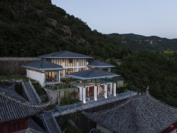 现代笔法造东方空境：桐柏宫方丈楼 / KiKi建筑设计事务所