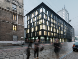 正交变幻：La Serenissima办公楼翻新 / Park Associati