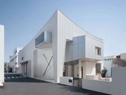 改造中的加减法：Flop艺术空间 / 房子和诗建筑事务所
