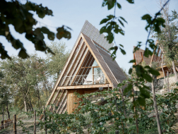 隐于山林：LILELO生态酒店 / Atelier LAVIT
