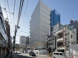 在建方案 | 层叠铝塔：东京MONOSPINAL办公楼 / Makoto Yamaguchi Design