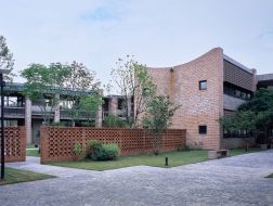 建筑影像︱丁蜀成校 / 亘建筑