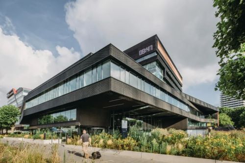 UNStudio新作：原荷兰合作银行总部翻新改造，为传统大楼引入未来办公理念