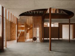 两组构架的45°嵌套：吱音北京店 / 西涛设计工作室