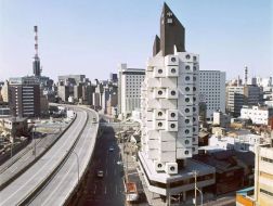 拆除不是故事的结局：东京中银胶囊大厦23个单体得到保留再利用