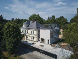 捷克蒙台梭利幼儿园扩建 / Mjölk architekti+Projektový atelier David