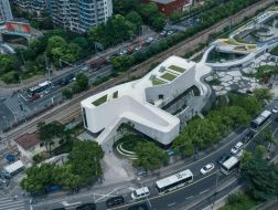 折叠表皮：上海新二绿地市民中心 / UA尤安设计