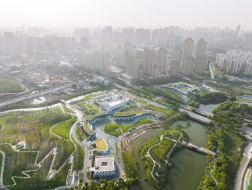 武汉海绵公园研学+游客中心：景+观的建筑 / UAO瑞拓设计