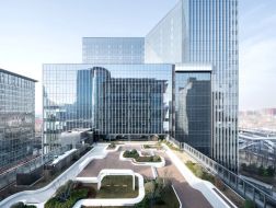 北京中关村鼎好电子大厦升级改造项目 / 日建设计