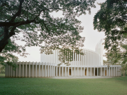 纯粹如诗：菲律宾De La Salle大学礼拜堂 / Carlos Arnaiz Architects