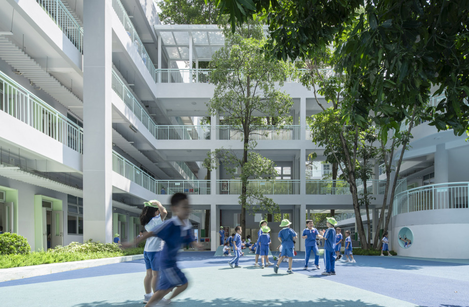 从“树”开始的焕新：深圳前海学校改造 / 多重建筑