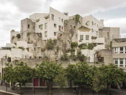 巴黎塞纳河畔伊夫里 - “张牙舞爪”的社会住宅